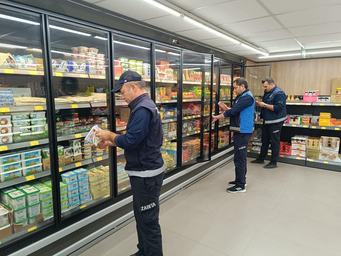 Sandıklı Belediyesi Zabıta Ekiplerinden Market Denetimi