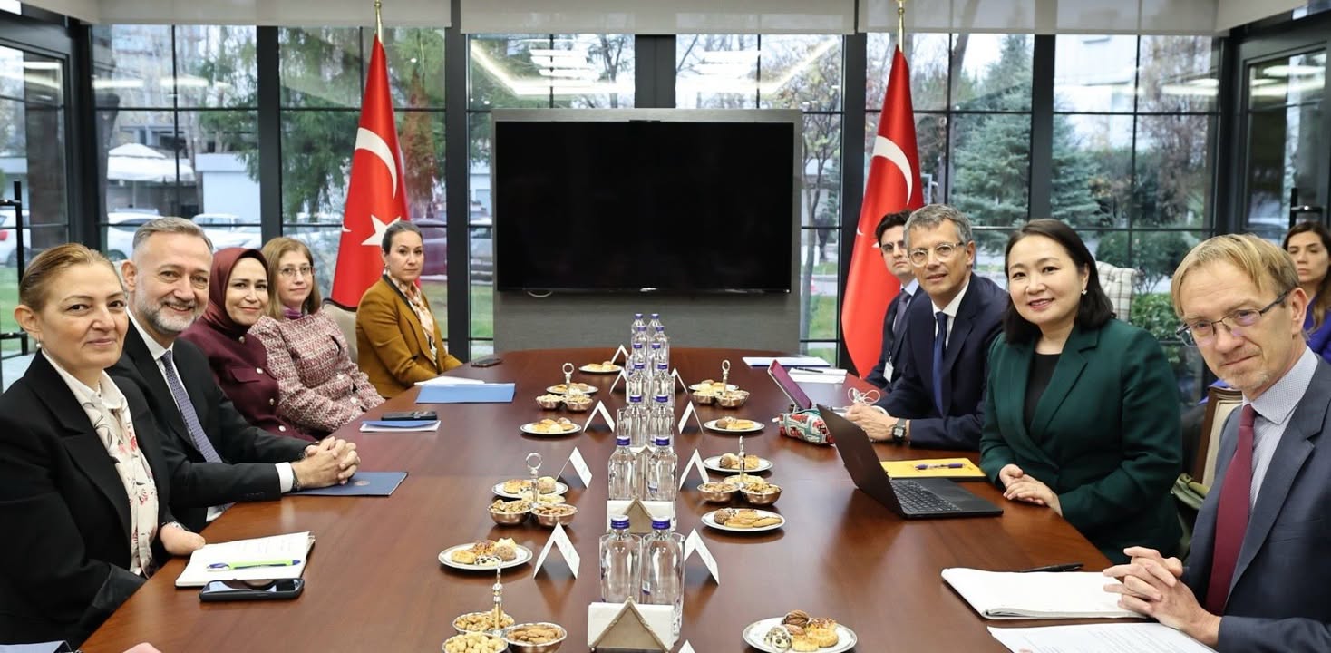 Bakan Yardımcısı Büyükelçi Levent Gümrükçü, PAB Türk Grubu Parlamenterleri İle Görüştü