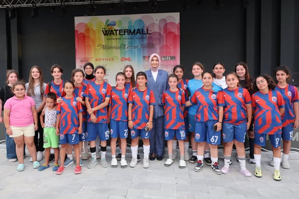 Afyonkarahisar Valiliği Düzce Yeni Yıldızlar Kız Futbol Takımını Ağırladı