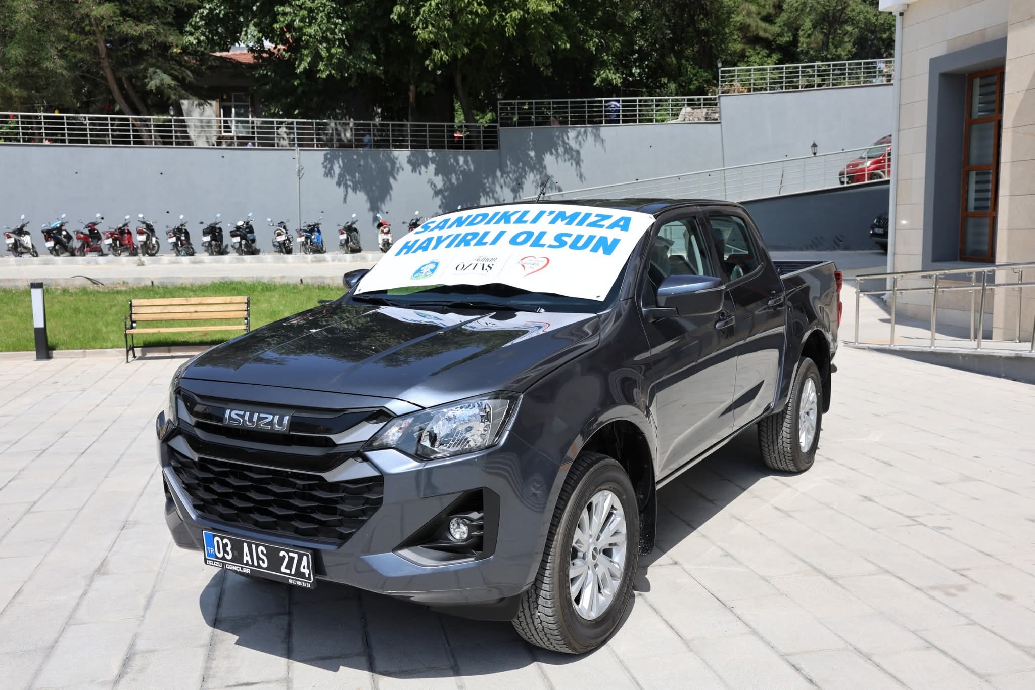 Sandıklı Belediyesi, Araç Filosuna Yeni Pikap Eklemesiyle Hizmet Kalitesini Artırıyor