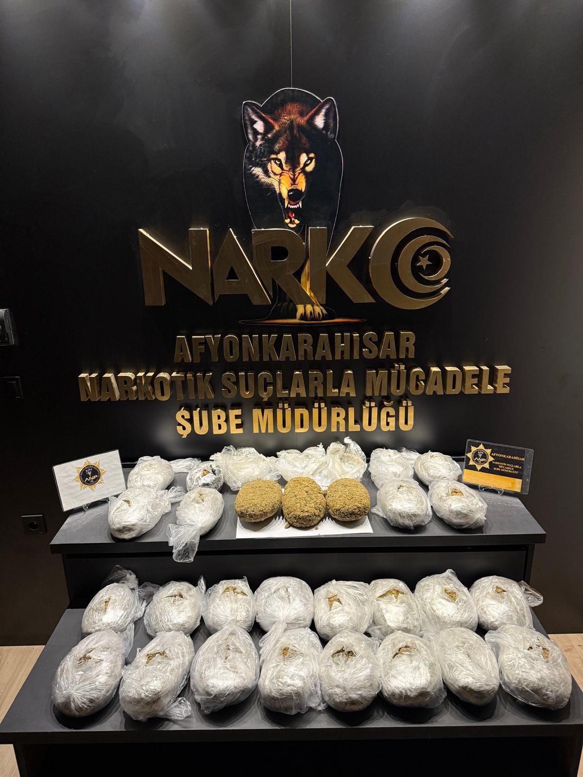 Uygulama Noktasında Durdurulan Araçta 11 Kilo 500 Gram Uyuşturucu Ele Geçirildi