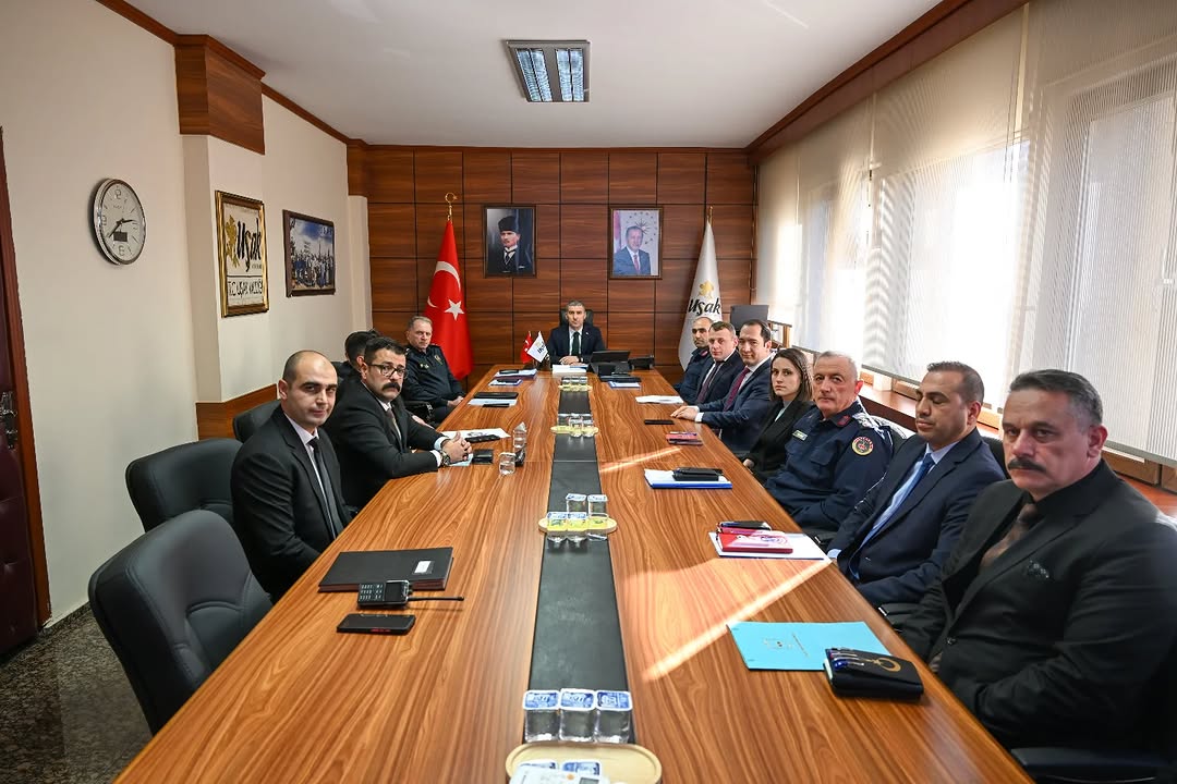 Uşak Valiliği İl Güvenlik ve Asayiş Toplantısı Düzenledi