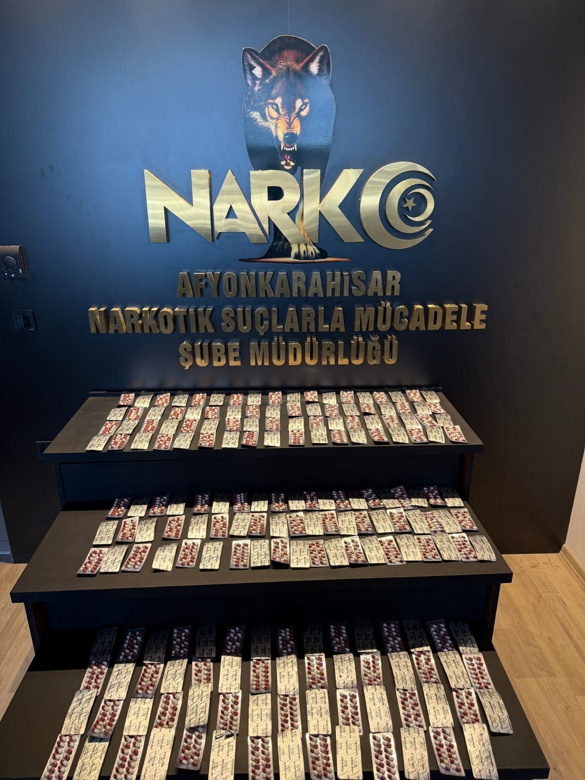 Uygulama Noktasında Durdurulan Araçta 2 Bin 682 Adet Sentetik Ecza Maddesi Ele Geçirildi