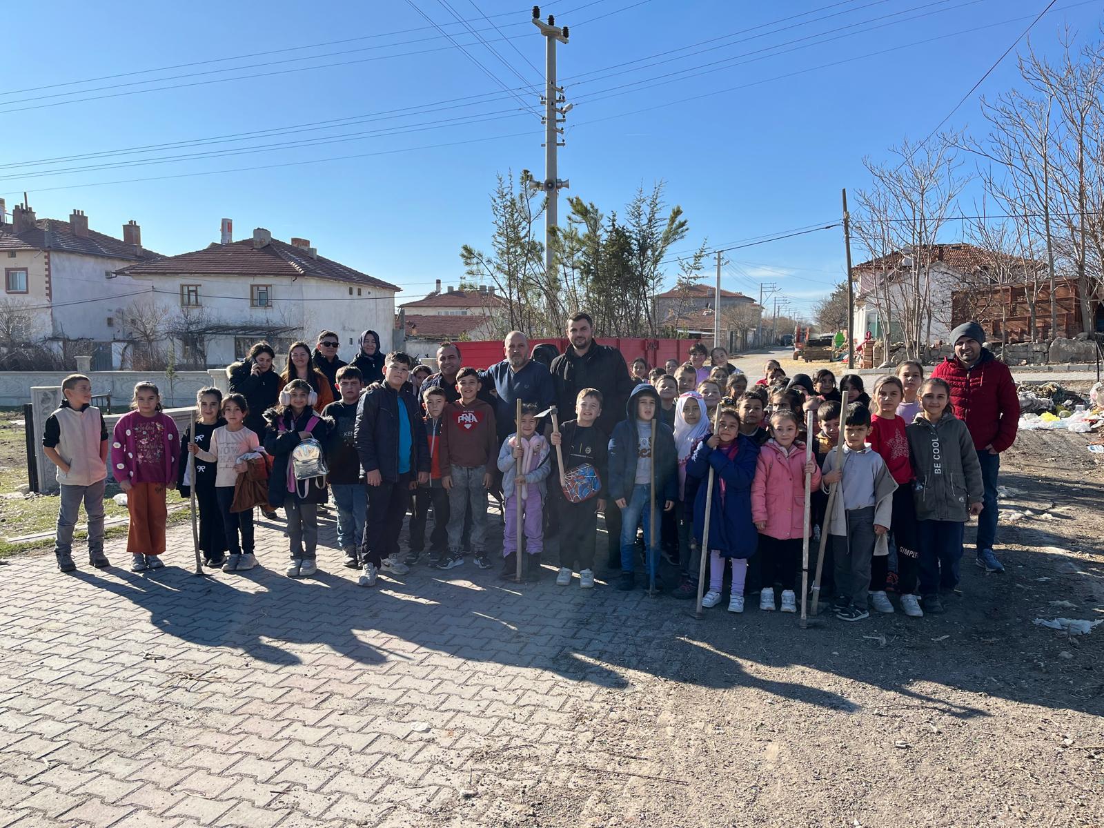 Muhtardan örnek davranış