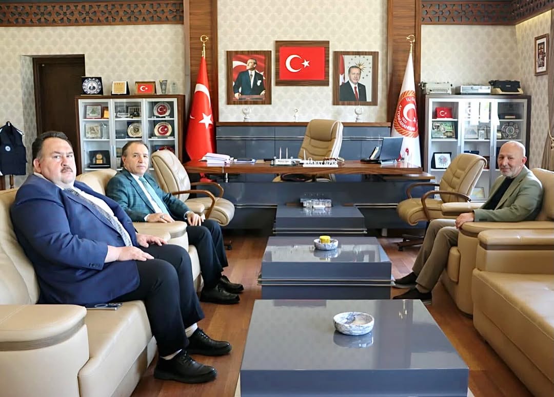 Afyon Kocatepe Üniversitesi Rektörü Prof. Dr. Mehmet Karakaş, İl Genel Meclisi Başkanı Mehmet Siper'e Hayırlı Olsun Ziyaretinde Bulundu