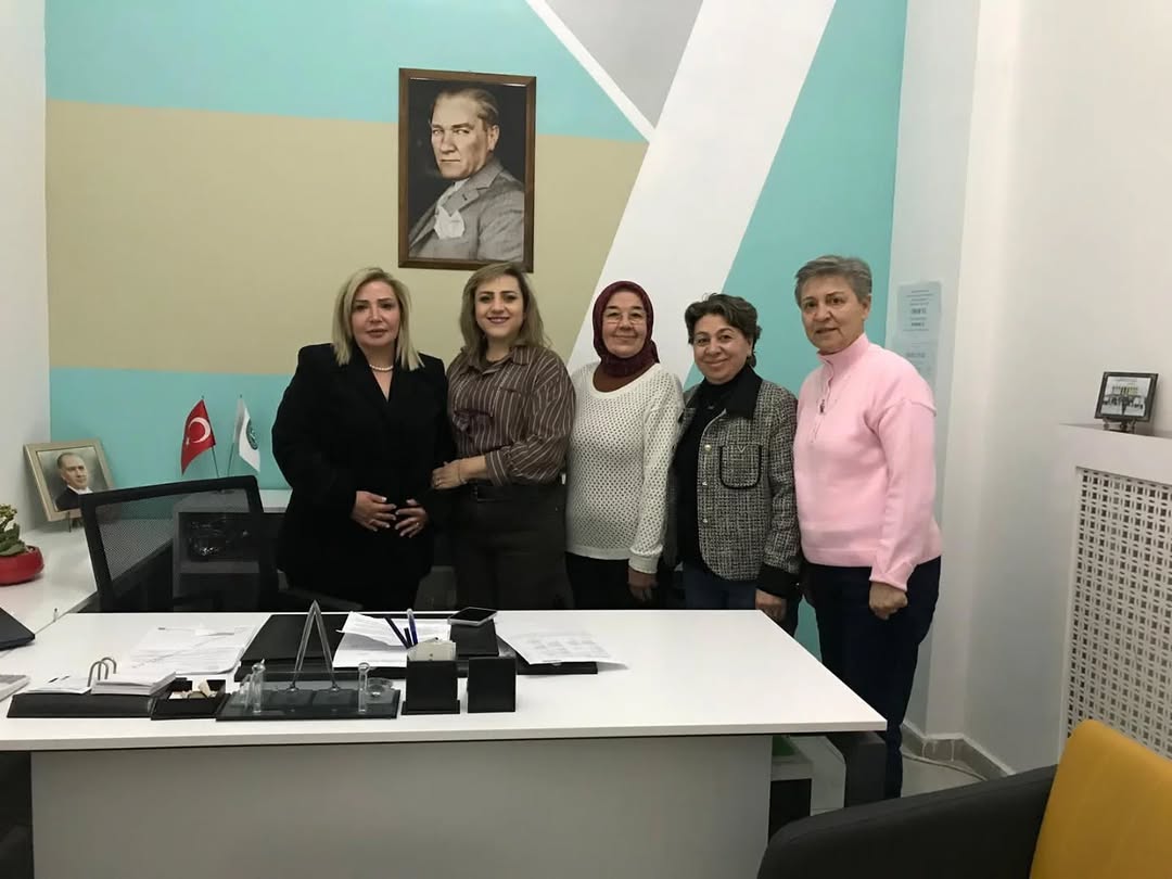 Afyonkarahisar Chp İl Kadın Kolları Başkanlığı Sibel Çağnayçoğay'ı Ziyaret Etti