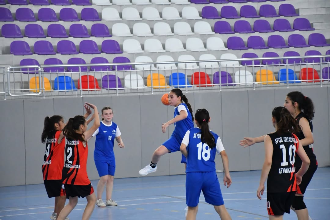 Afyonkarahisar Gençlik ve Spor İl Müdürlüğü'nün Hentbol Minik Kızlar İl Birinciliği Müsabakaları