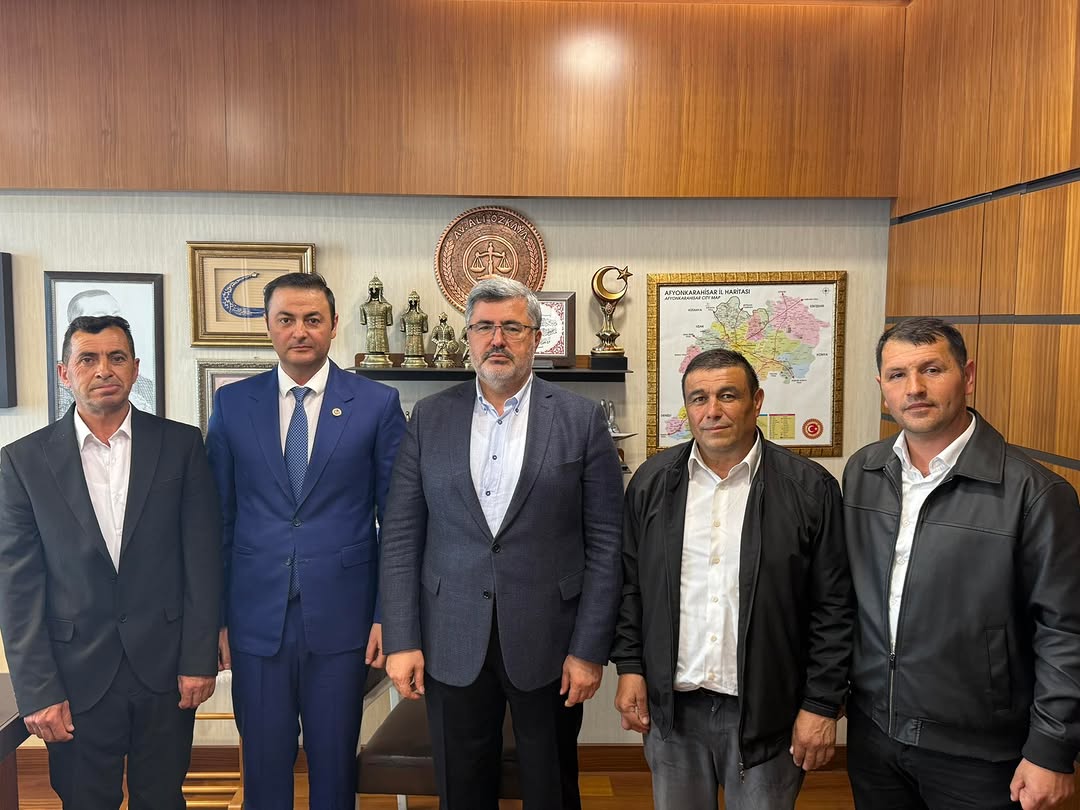 Ak Parti Afyonkarahisar Milletvekili Ali Özkaya, Sinanpaşa Kırka Belediye Başkanı Hakan Şahin'i ve Meclis Üyelerini Gazi Meclis'te Ağırladı