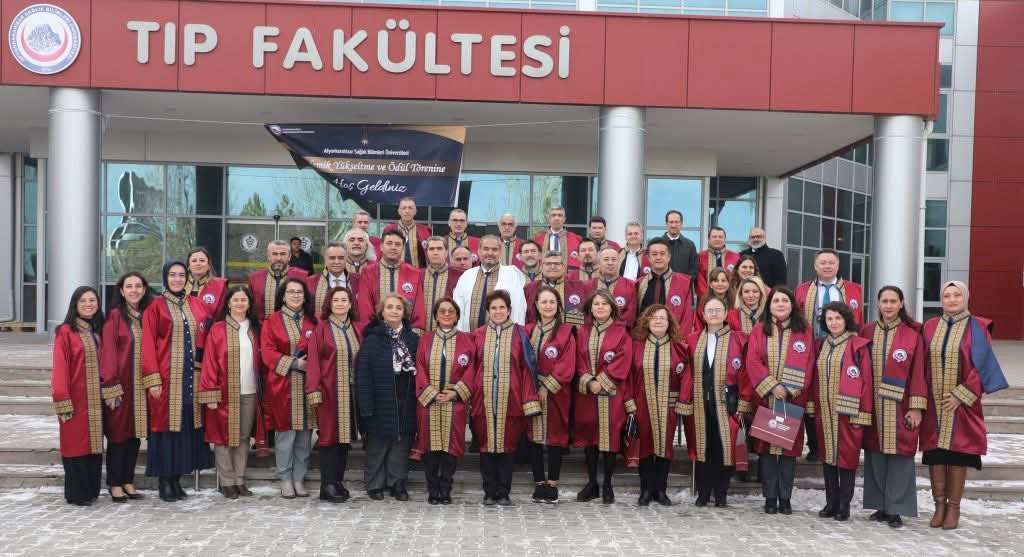 Akademik Başarılar Törenle Taçlandırıldı