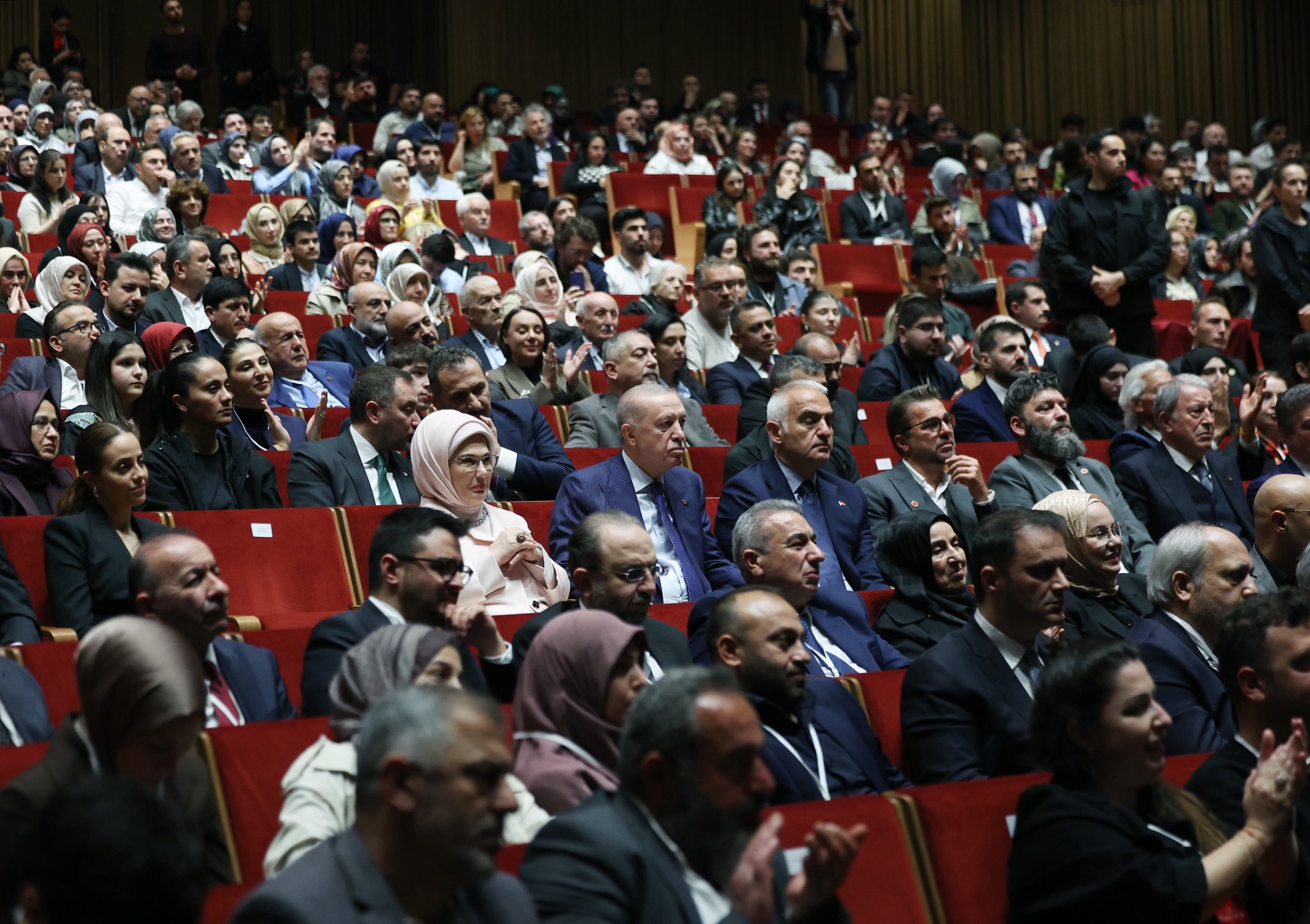 Cumhurbaşkanı Erdoğan, film galasında yer aldı