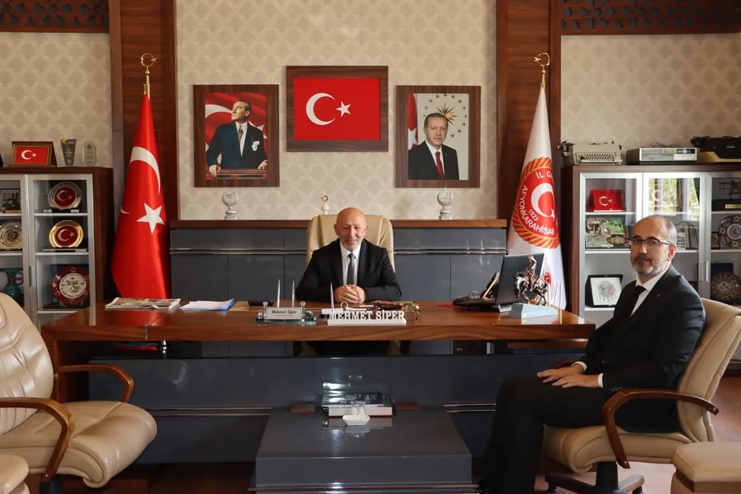 İl Sağlık Müdürü Dr. Hakkı Öztürk, İl Genel Meclisi Başkanı Mehmet Siper'i Ziyaret Etti