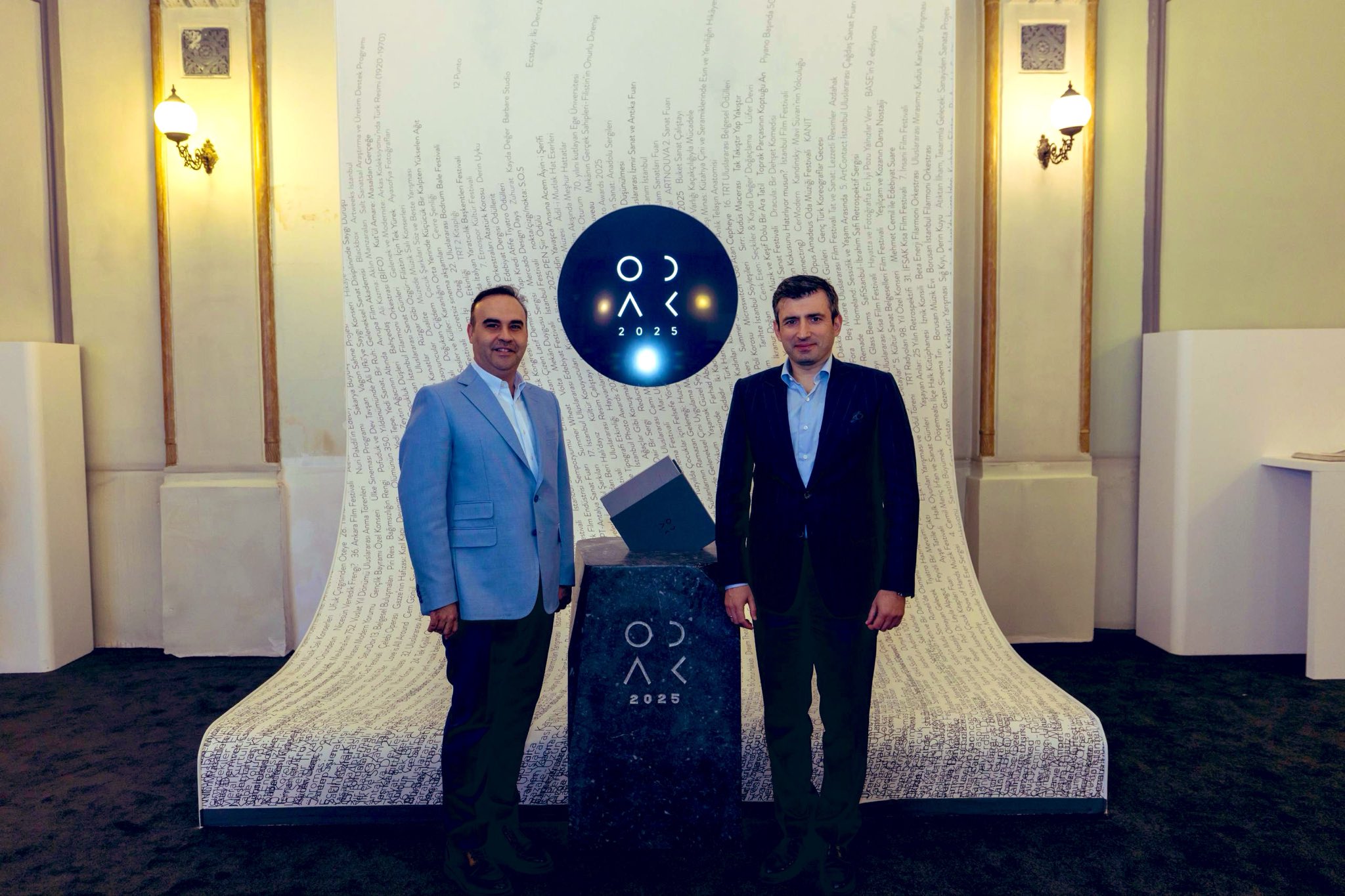 Karaköy Palas’ta ArtıKÜME ve O D Λ Ｋ Sergisi Açıldı