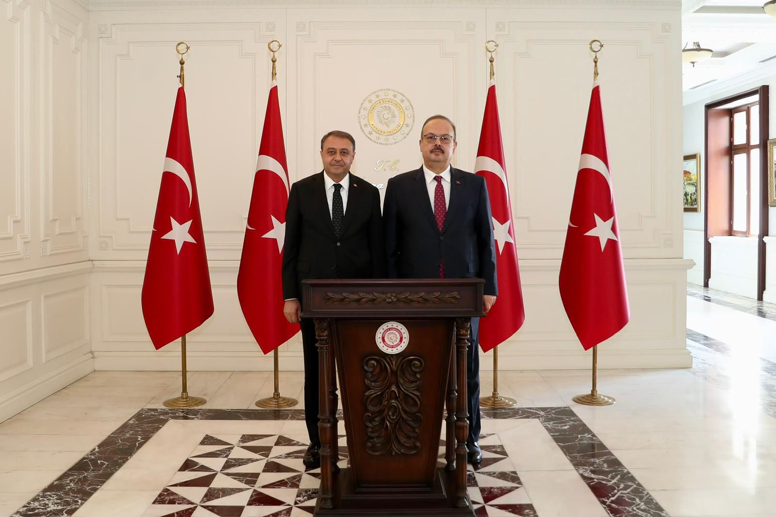 Şanlıurfa Valisi'nden Yeni Valiye Ziyaret