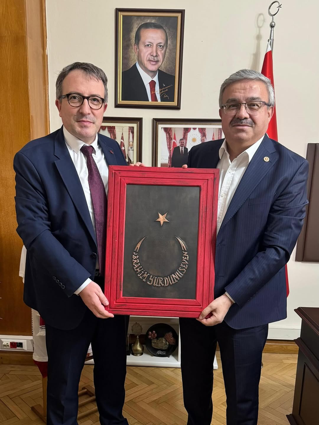 TBMM'de Uşak İl Özel İdaresi Genel Sekreteri Dr. Sabri Ceylan'ı Ağırladı