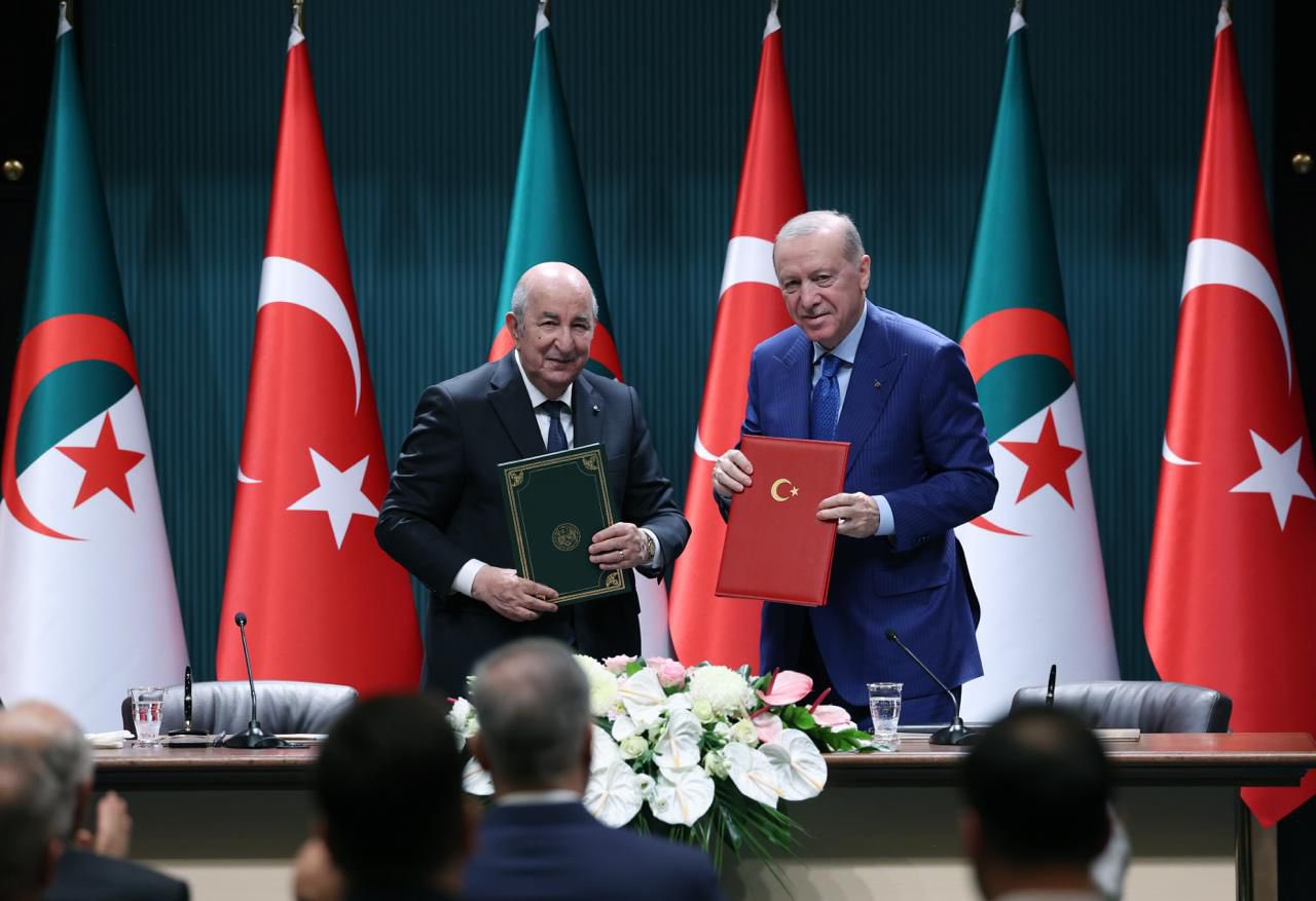 Türkiye ve Cezayir'den ulaştırma anlaşmaları imzalandı