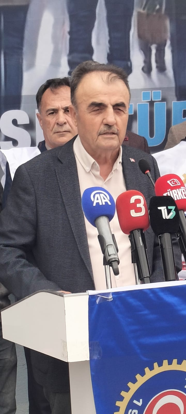 USLU: “1 MAYIS İDEOLOJİK DEĞİL, EMEK GÜNÜDÜR”