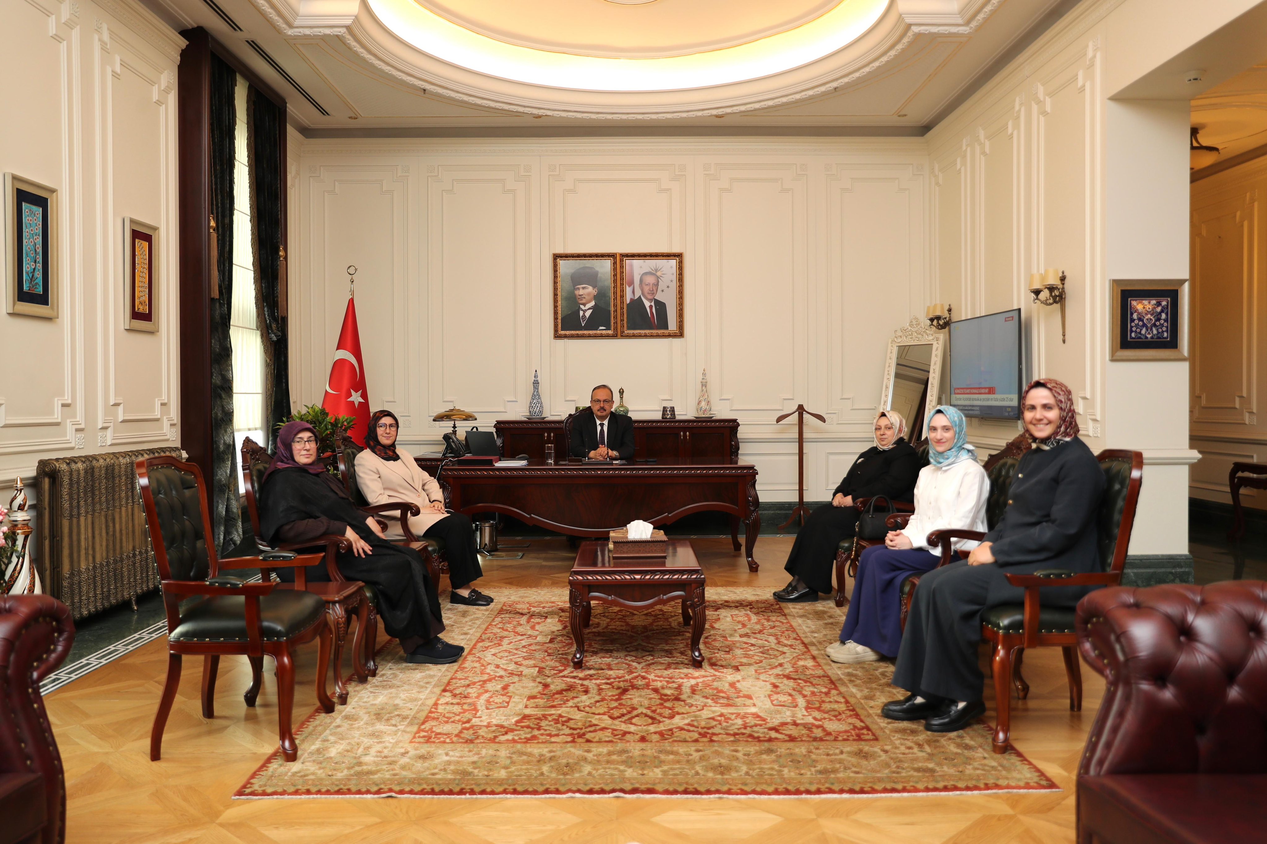 Vali Canbolat, Kadın ve Demokrasi Vakfı temsilcilerini kabul etti