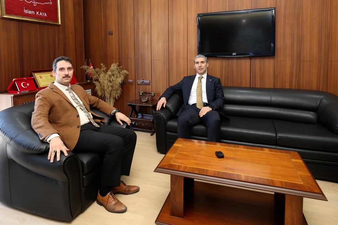 Valimiz Dr. Naci Aktaş, Afyonkarahisar İdare Mahkemesi Başkanı İslam Kaya’ya iade ziyarette bulundu
