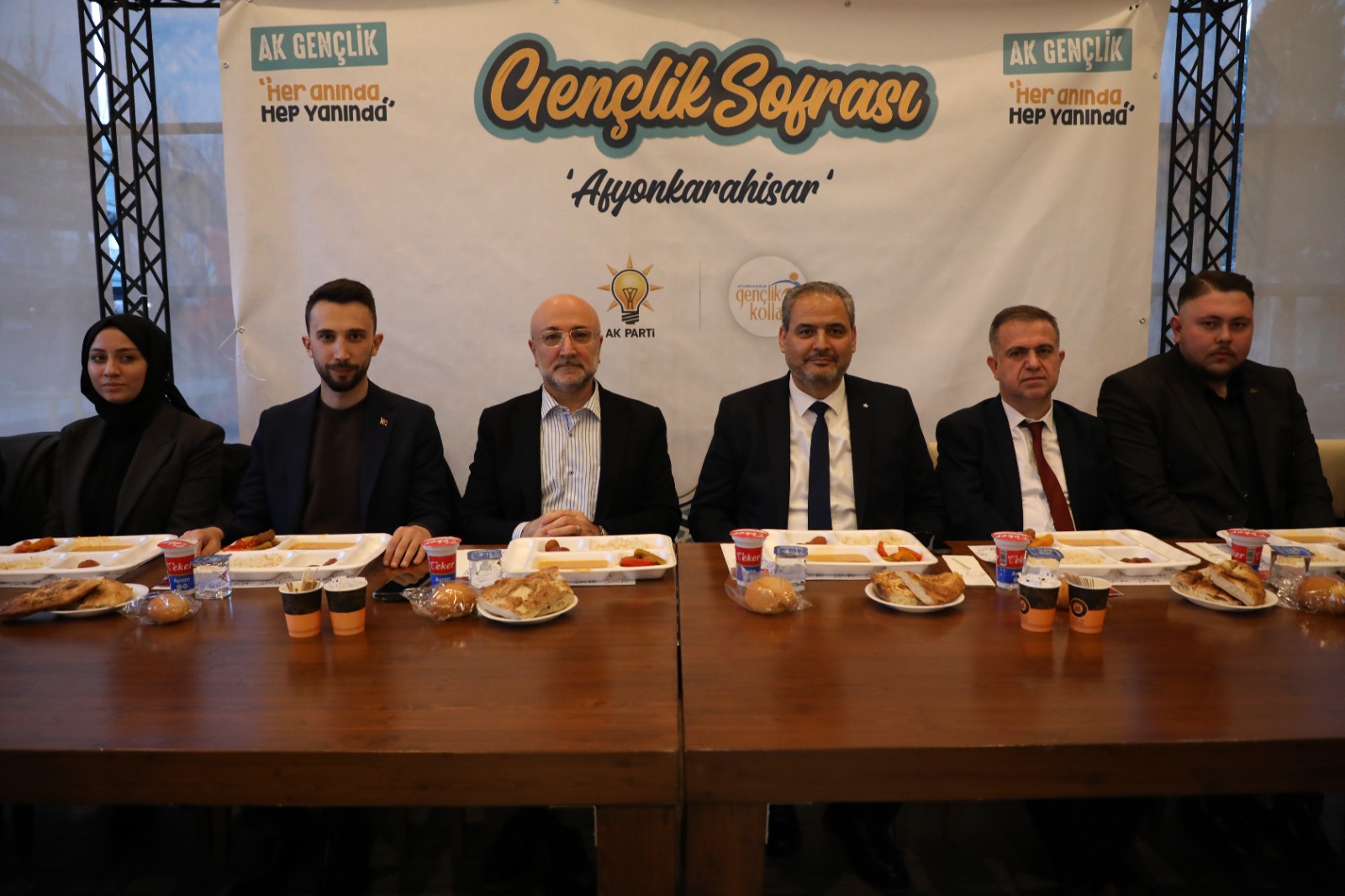 YENİ SEÇMEN BİRİMİNE İFTAR PROGRAMI DÜZENLENDİ