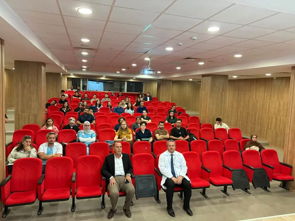 Afyonkarahisar Devlet Hastanesi'nden Yeni Hekimlere Oryantasyon Eğitimi