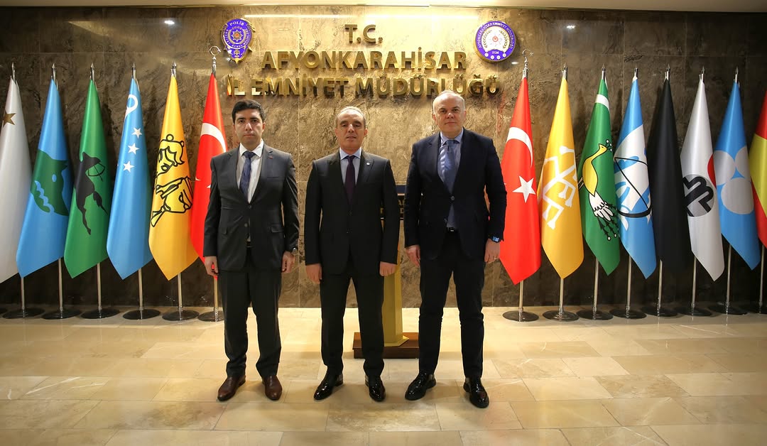 Mülkiye Müfettişleri Afyonkarahisar Emniyet Müdürü'nü Ziyaret Etti