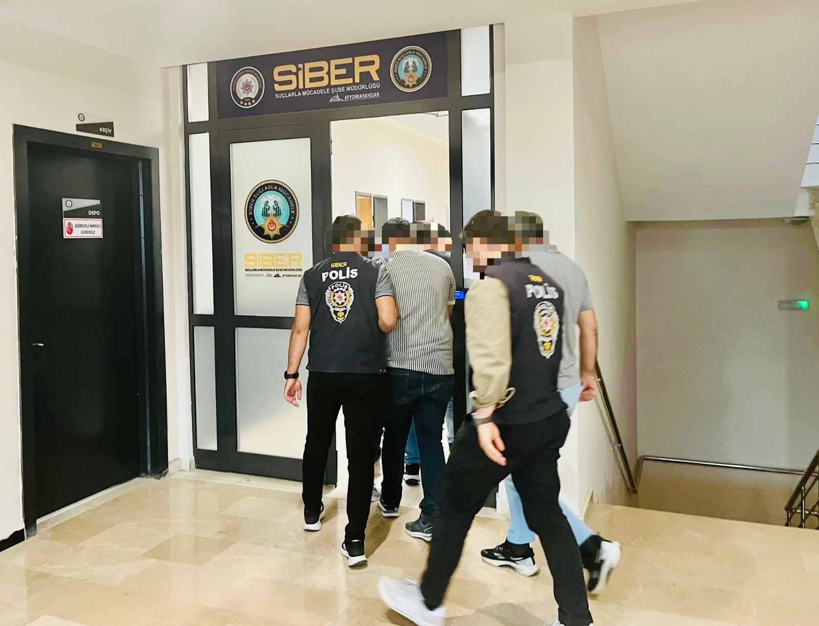 Afyonkarahisar Merkezli 4 İlde Nitelikli Dolandırıcılık Operasyonu