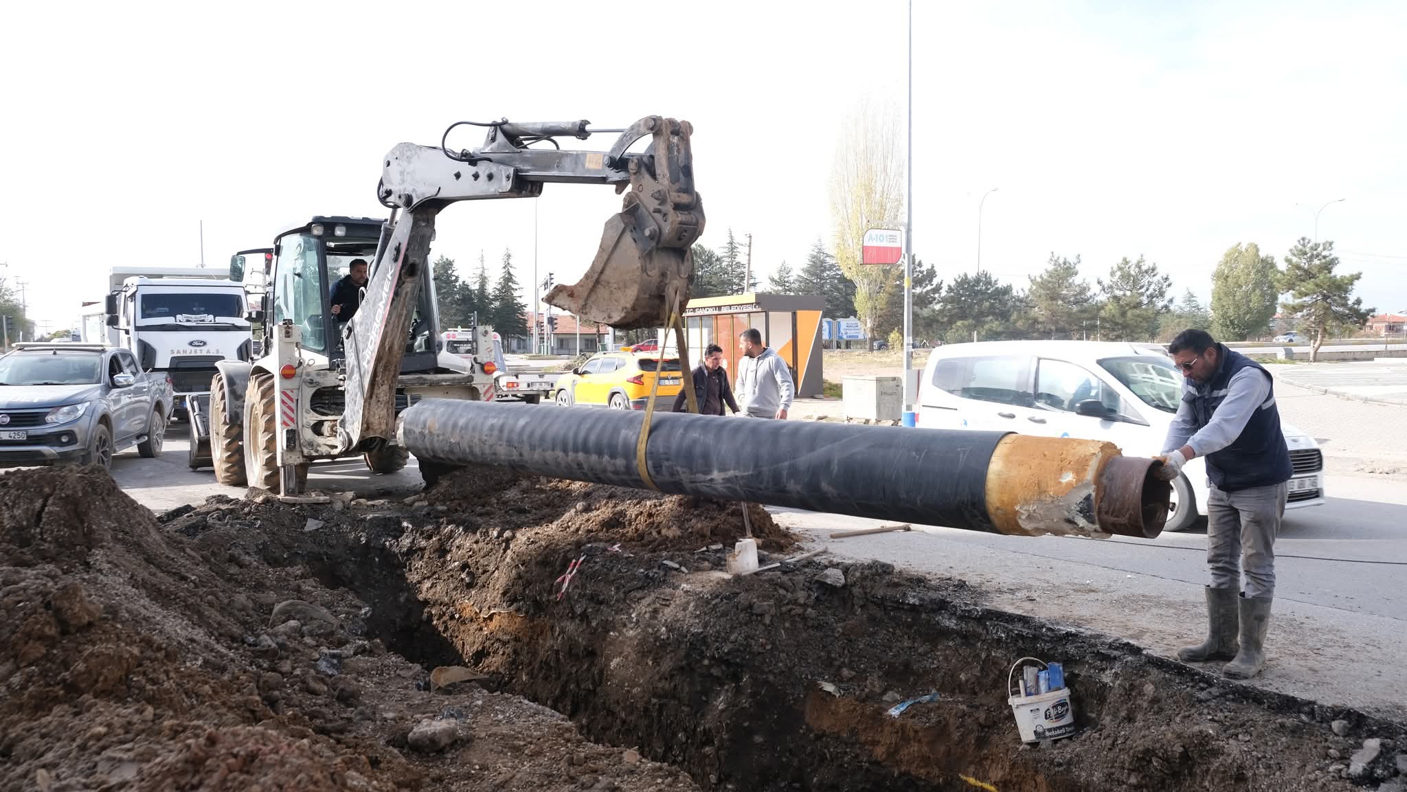 Sandıklı’da Sıcak ve Soğuk Su Boruları Yenileniyor