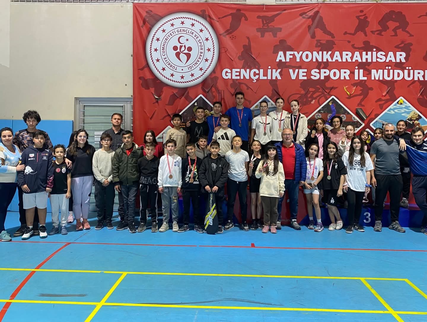 24 Kasım Öğretmenler Günü Badminton Turnuvası Tamamlandı