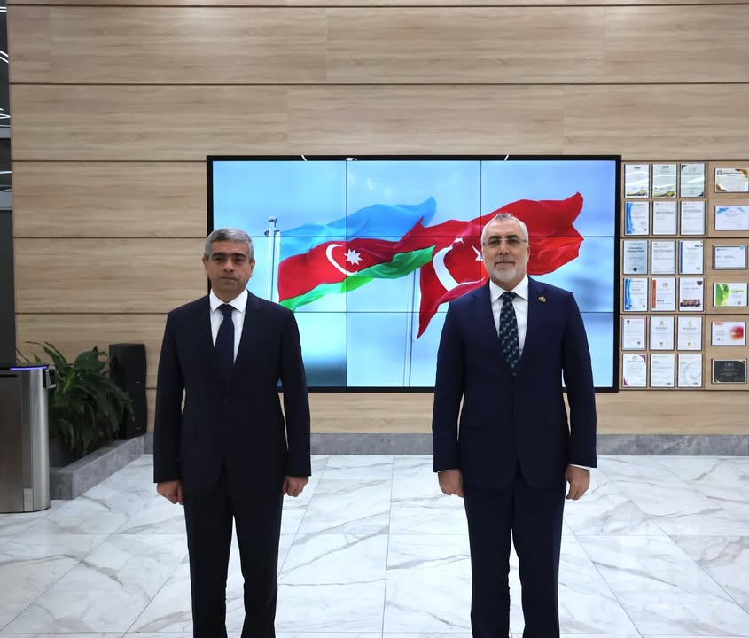 T.C. Çalışma ve Sosyal Güvenlik Bakanı Prof. Dr. Vedat İşikhan ile Azerbaycan Çalışma ve Halkın Sosyal Koruması Bakanı Anar Aliyev Arasındaki Görüşmeye Ait Fotoğraflar