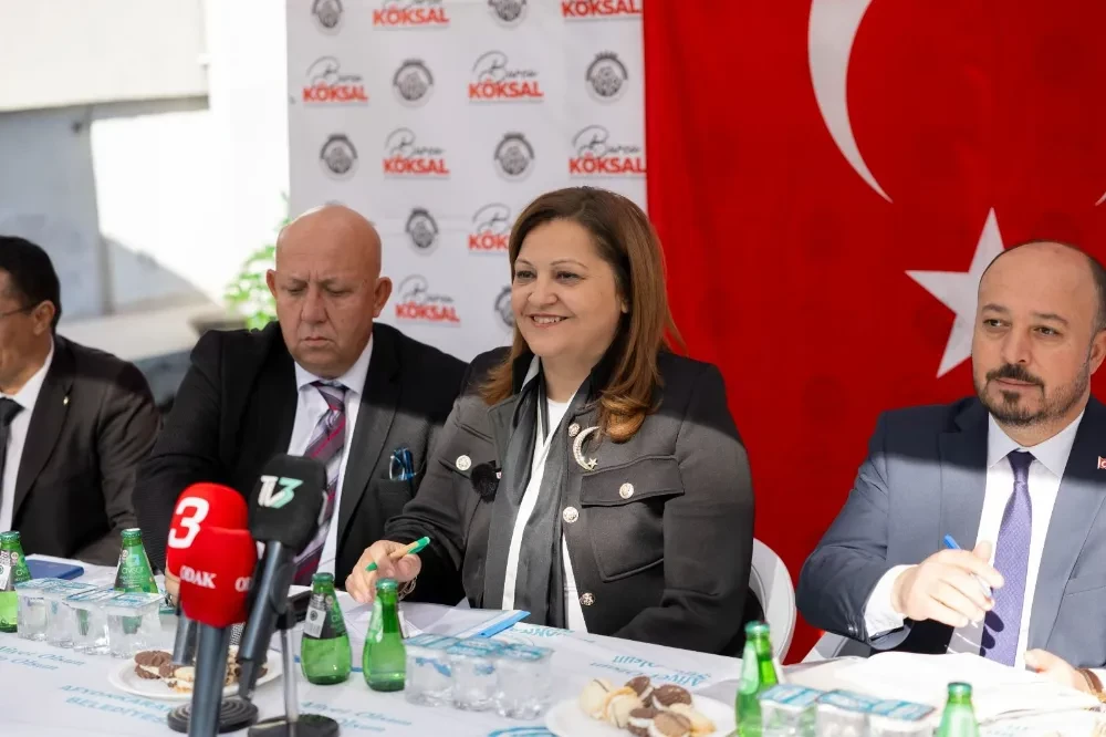 Başkan Burcu Köksal Taşpınar Mahallesi’nde Vatandaşlarla Buluştu